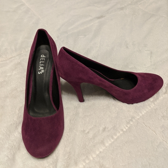 Faux Suade Berry Colored Heels - Picture 3 of 7